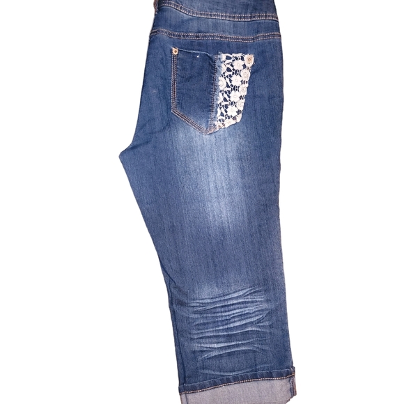 NB Crochet Jean Capris - Picture 4 of 11